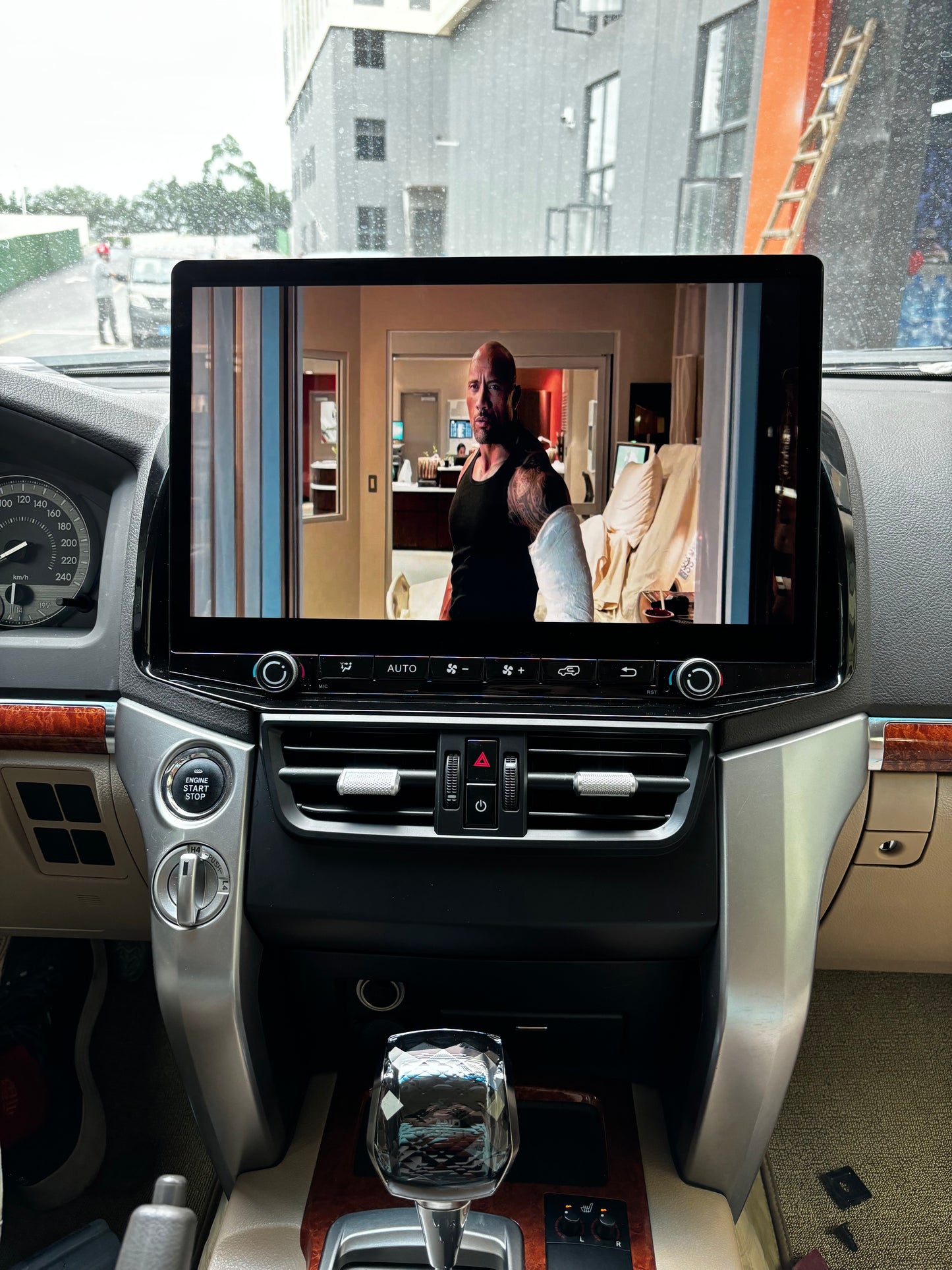 32 Inch Tesla Screen For Toyota Land Cruiser LC200 2016-2020 Android 13.0 Car Radio Player GPS Navi Auto Stereo Multimedia Video DSP Carplay 4G SIM